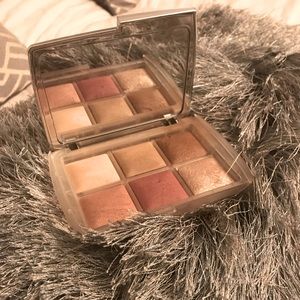 Hourglass Ambient lighting edit ghost Cant find now